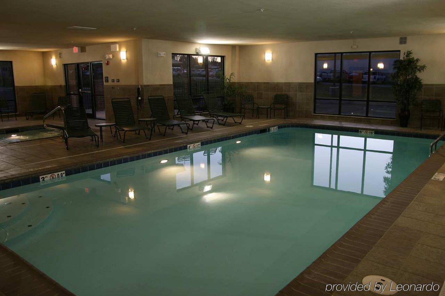 Hampton Inn & Suites New Castle, Pa Konforlar fotoğraf