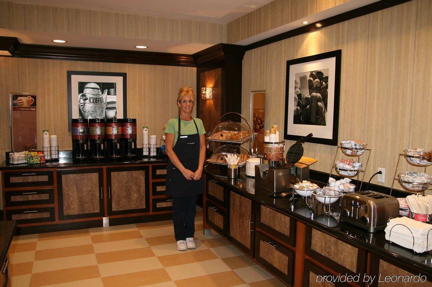 Hampton Inn & Suites New Castle, Pa Restoran fotoğraf